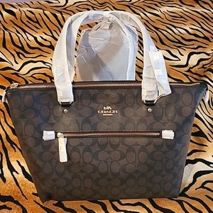 Brand New w/Tags Attached (100% Authentic) Coach Signature Gallery Tote Handbag